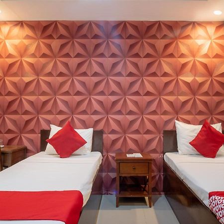 Oyo 697 Obrero Suites Davao Экстерьер фото