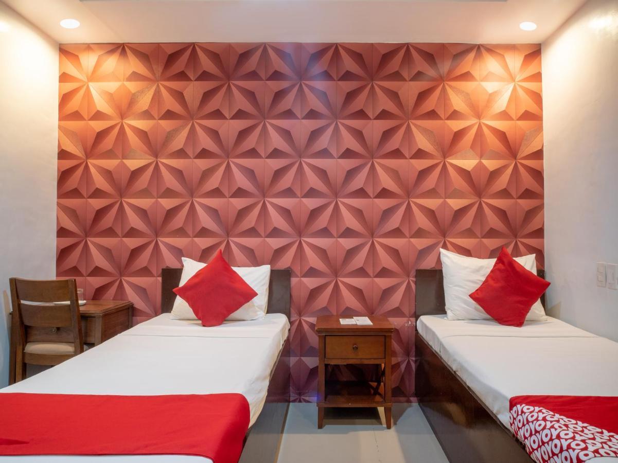 Oyo 697 Obrero Suites Davao Экстерьер фото